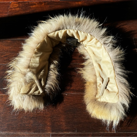 Rudsak Real Racoon Fur Collar - Picture 3 of 3